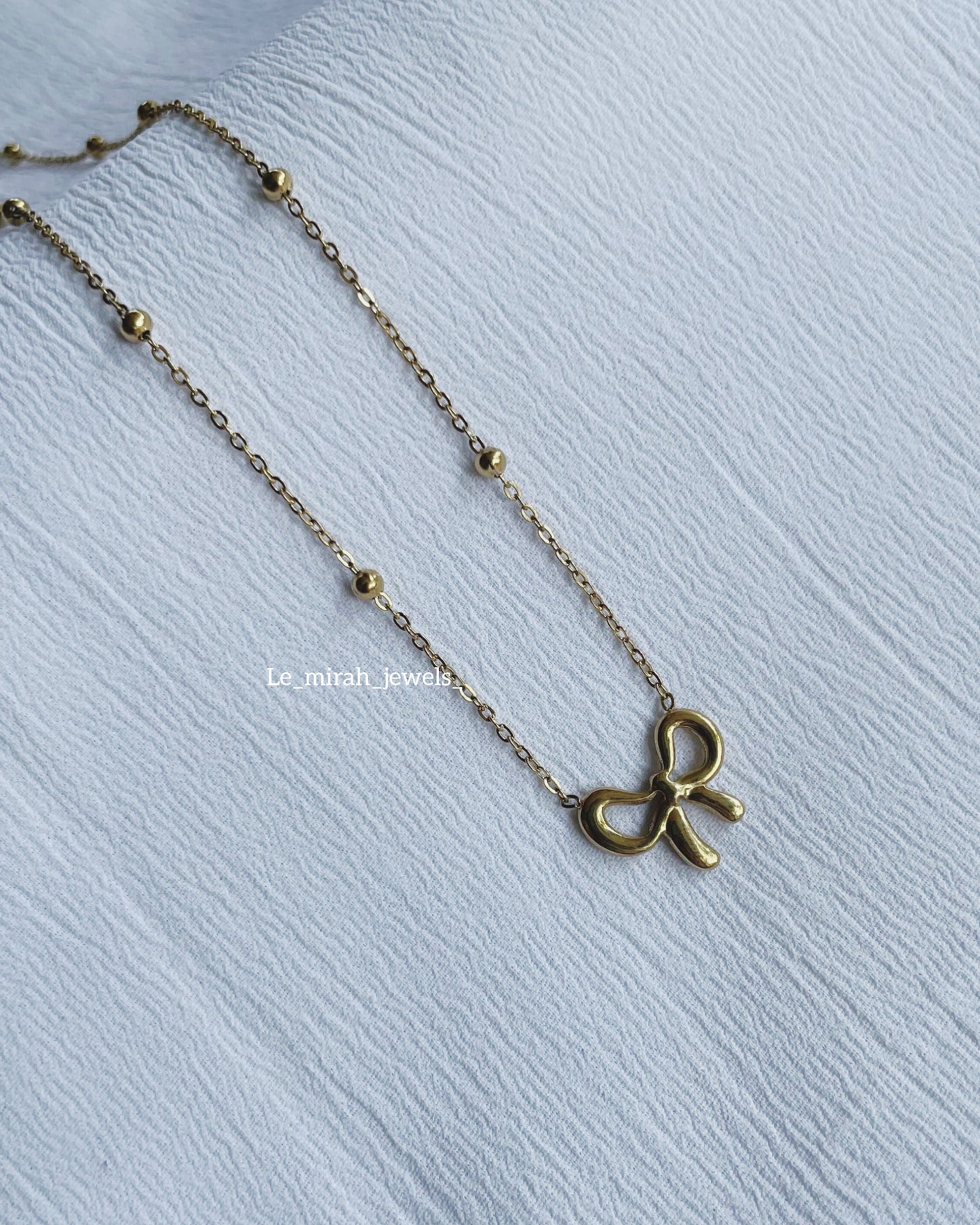The Bow Pendant